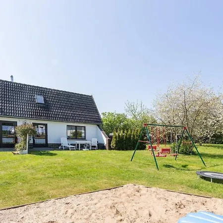 Ruegenherz Fischerhuette Holiday home Parchtitz